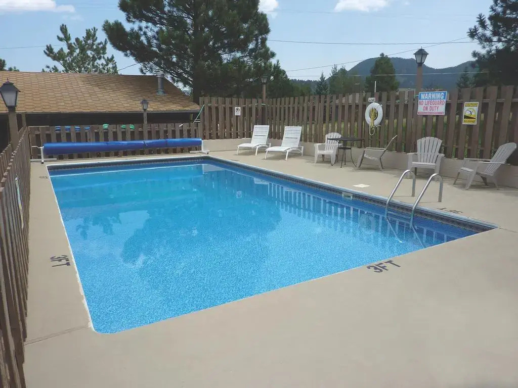 Kinnikinnik Motor Lodge