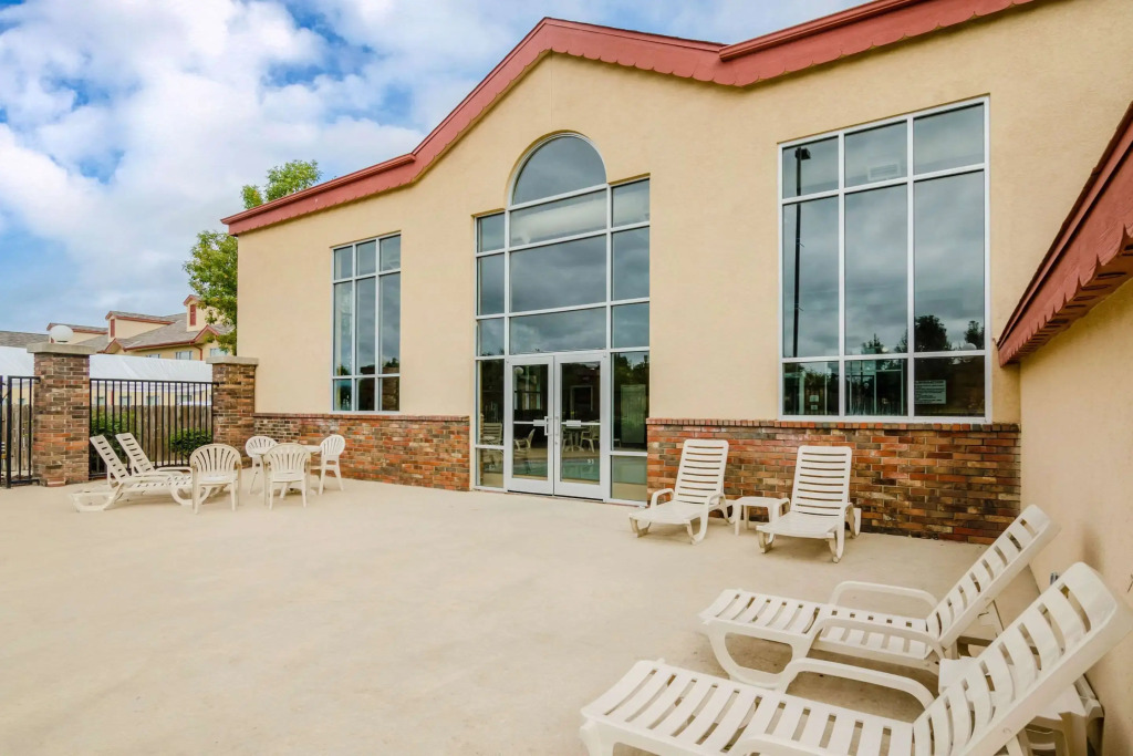 Quality Inn & Suites Carthage near Precious Moments Chapel