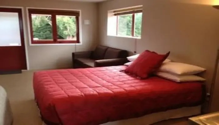 Canoe Safaris Lodge