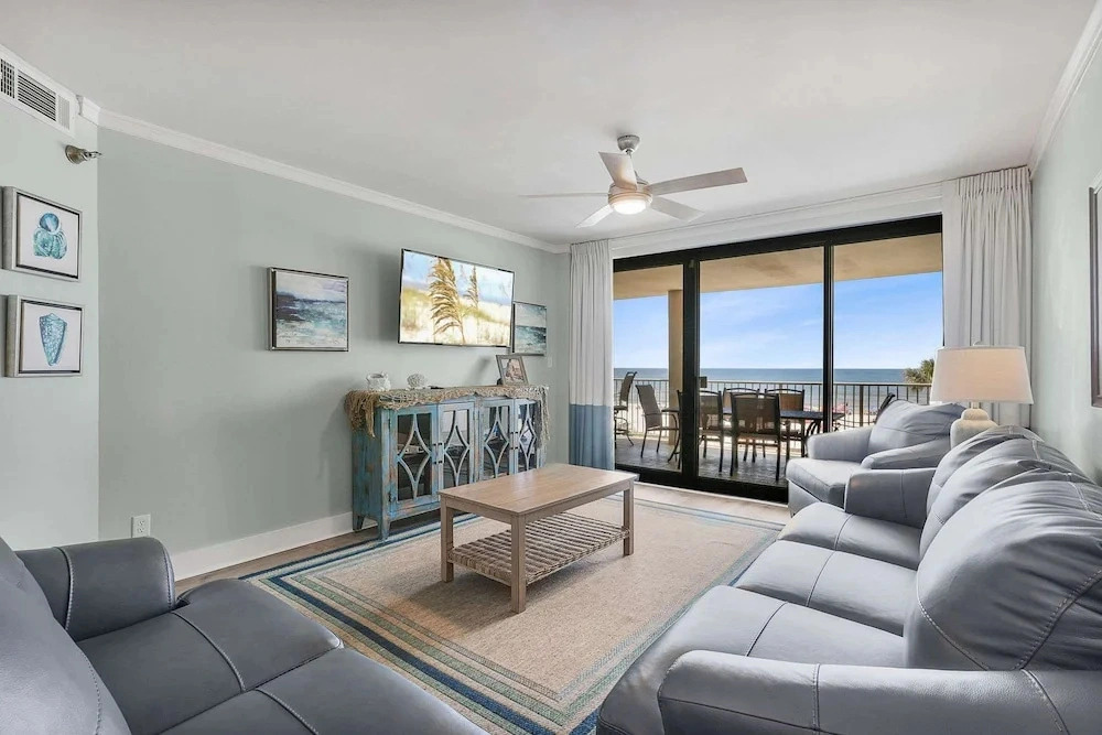 Windward Pointe 304- Pristine Amenities Galore