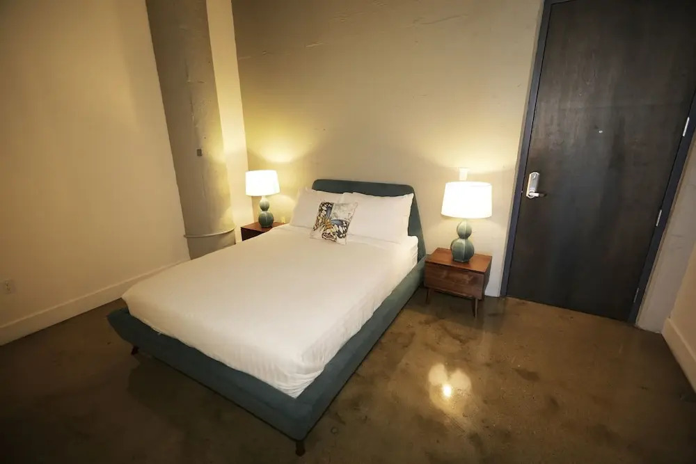 Downtown Lofty Suites