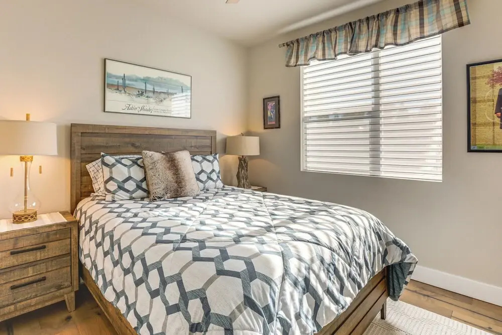 Walk to Light Rail! Townhome 9 Mi to Dtwn Denver