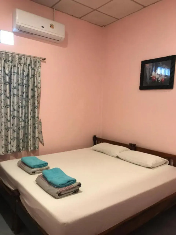 Vitoonguesthouse2fanrooms & Aircondition