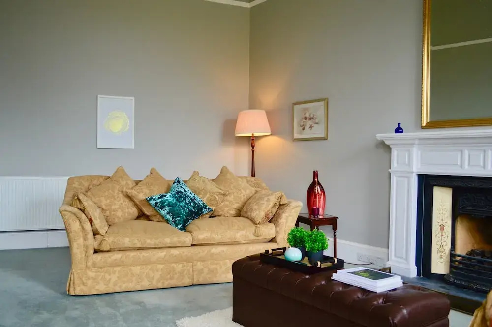 West End 2 Bedroom Georgian Apartment