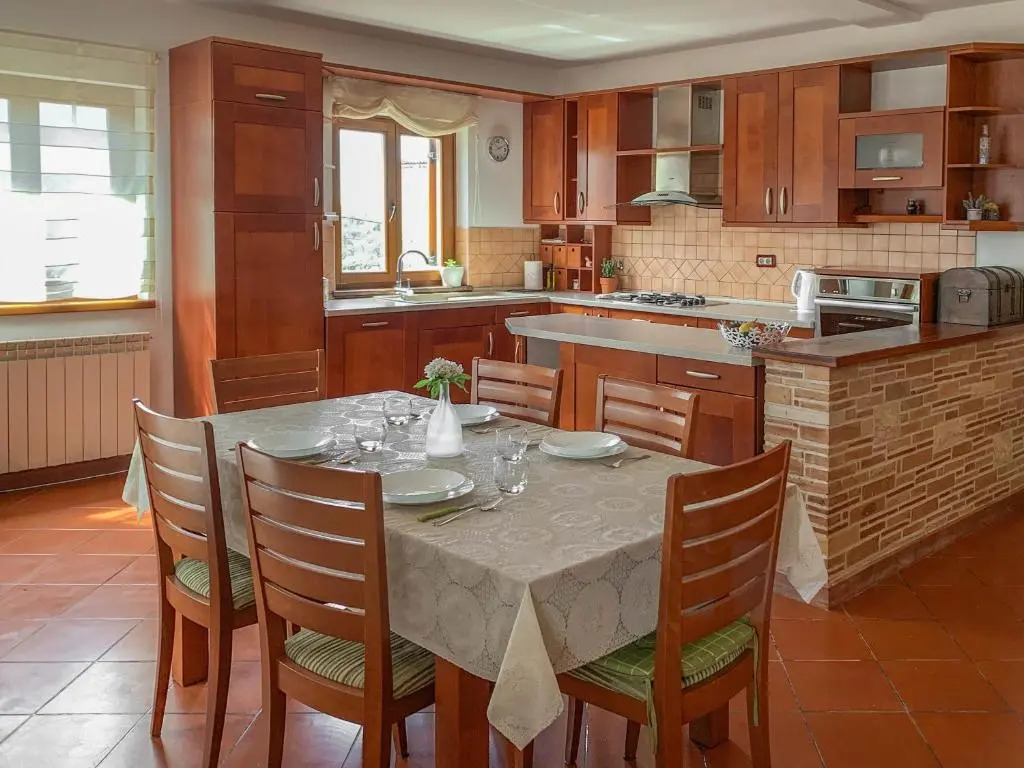 Apartments Leone