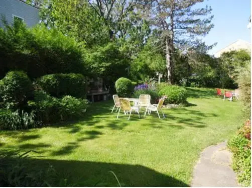 Halyard Guest House