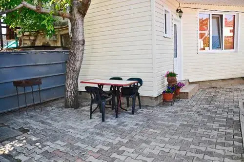 Guest House on Gogolya 36A