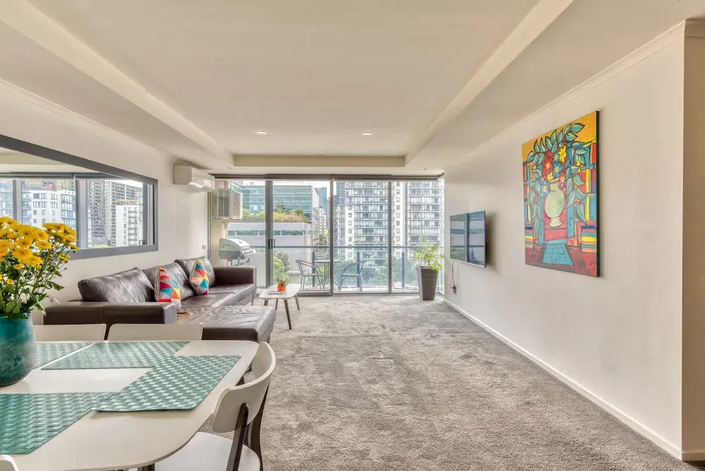 South Melbourne 2 Bed Parking