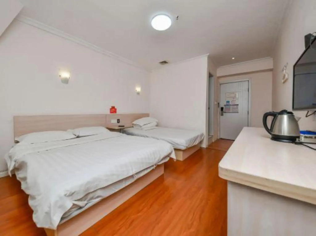 K155 hotel chain (Shanghai University Town store）)
