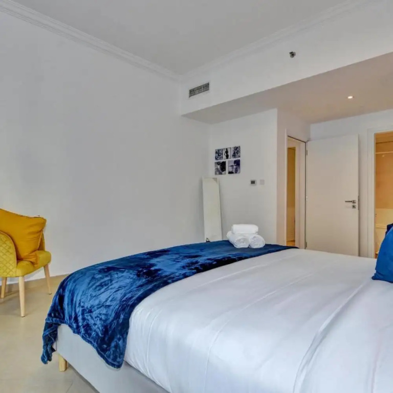 Stunning Apartment with balcony Dubai Marina