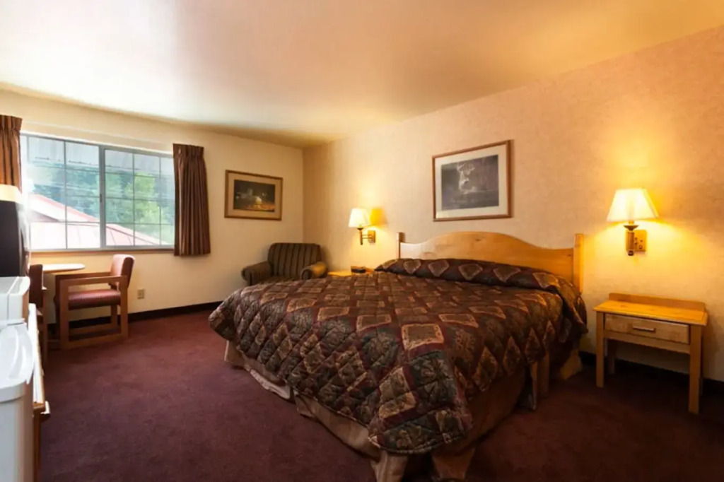 The Summit Inn