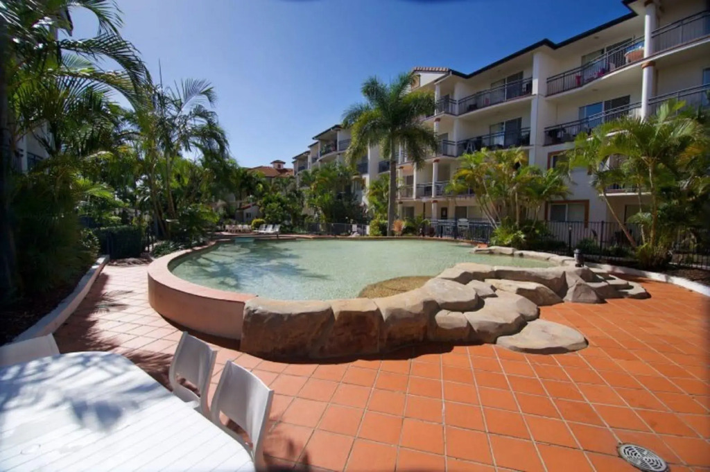Blue Water Bay Luxury Villas - Southport