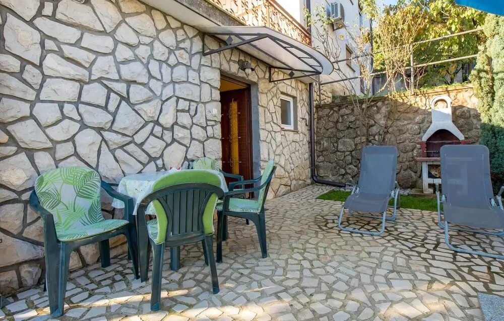 1 Bedroom Amazing Apartment In Lovran
