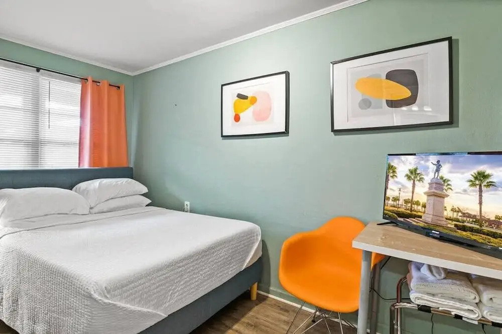 Dive Into the 50s- Restored Motel in St Augustine