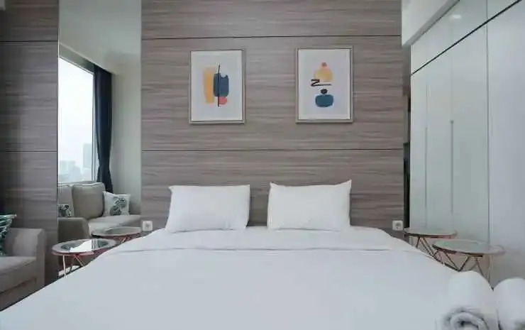 Homey and Tranquil Studio Menteng Park Apartment By Travelio