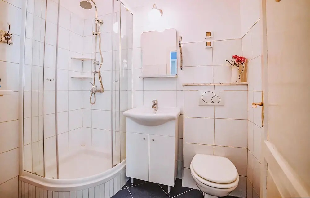 Amazing Home in Preko With 6 Bedrooms, Wifi and Outdoor Swimming Pool