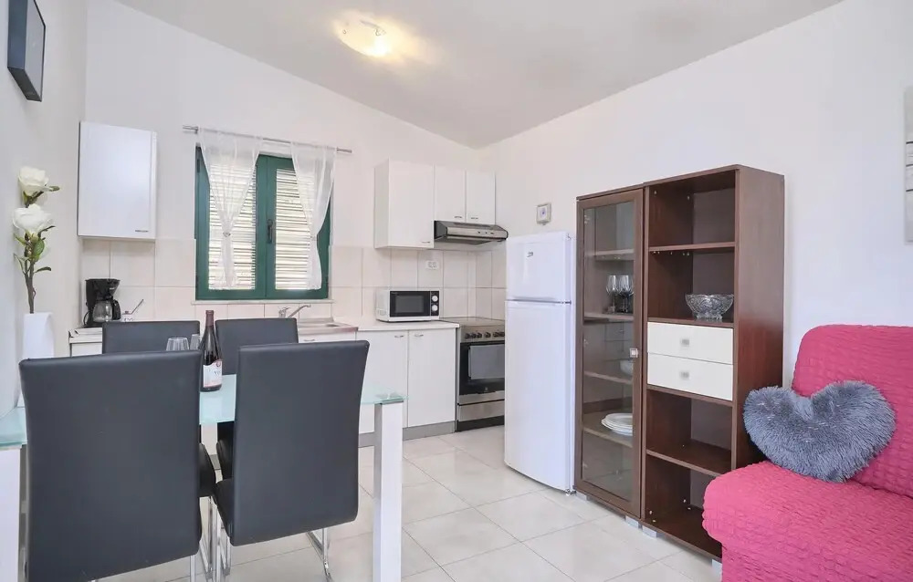 Nice Home in Podstrana With Outdoor Swimming Pool, Wifi and 2 Bedrooms