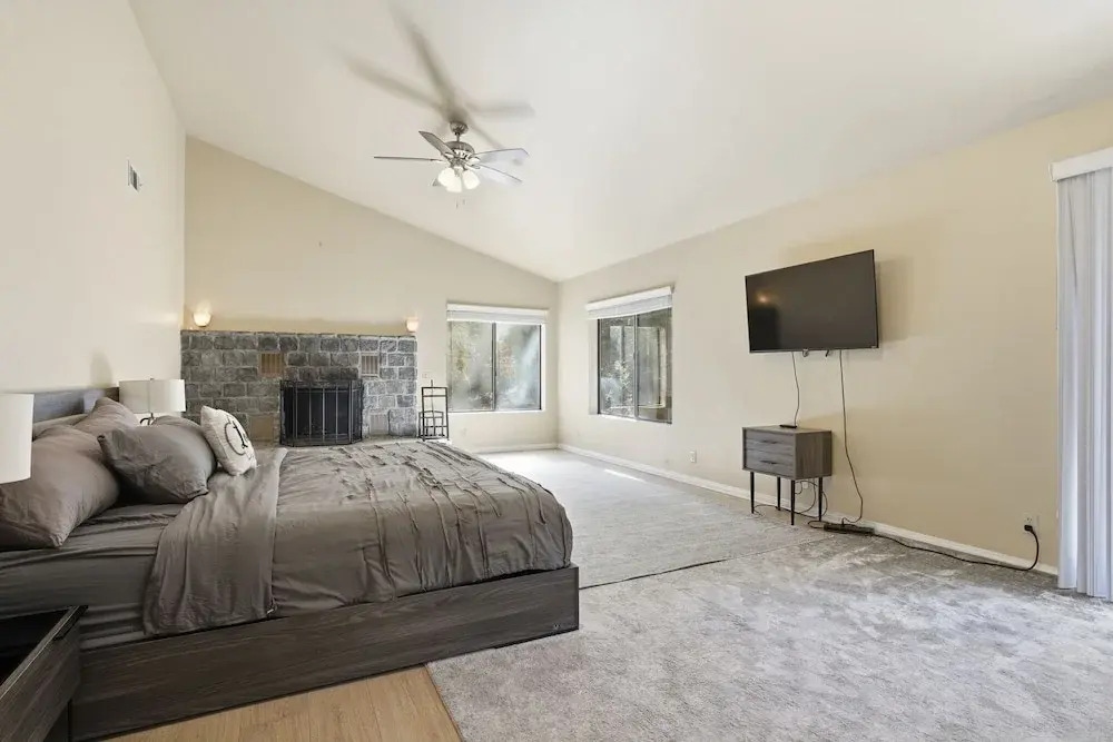 Spacious Mountain Getaway Game Room & Gazebo 5 Bedroom Villa