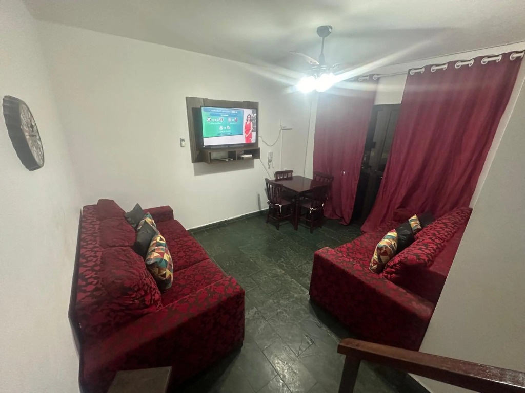 tríplex centro piscina churrasqueira e lava seca em Condomínio com 90m2