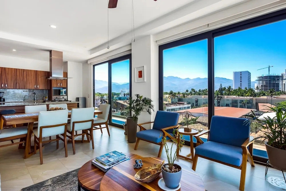 5th-floor Condo With Partial Ocean Views, Heated Pool, Sauna, Gym, Balcony, W/D