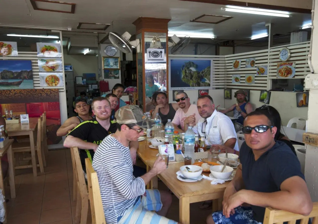 Phi Phi October House