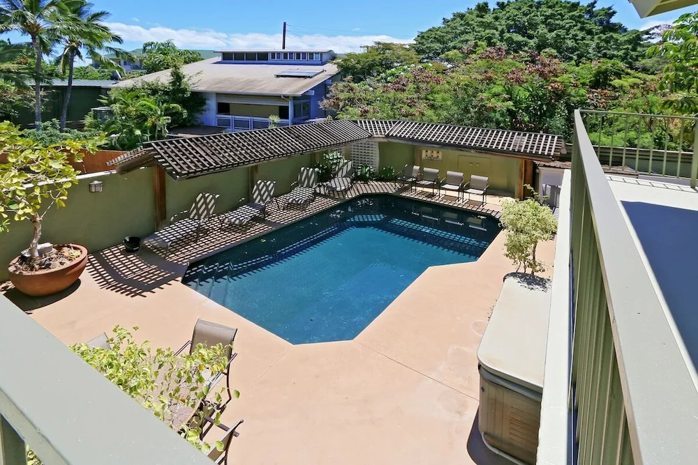 2141 IliIli Rd - 14 Br Villa