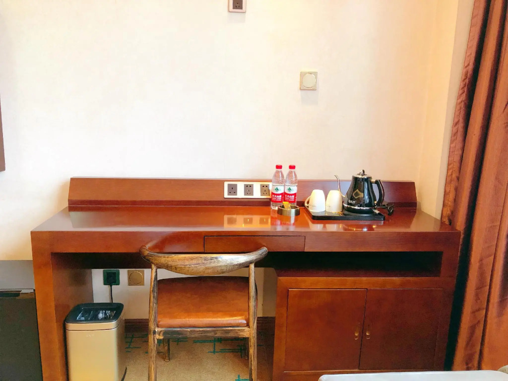 James Joyce Coffetel· Tianjin Olympic Center Lingbin Road Metro Station