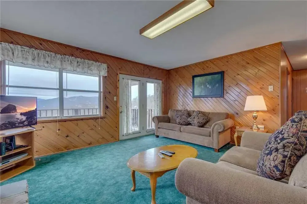 Crestview - Two Bedroom Cabin