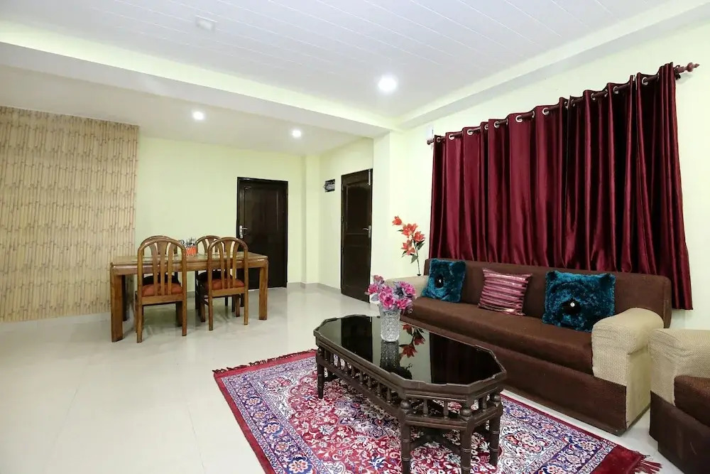 OYO 10407 Home Modern 3BHK Sanjauli Market