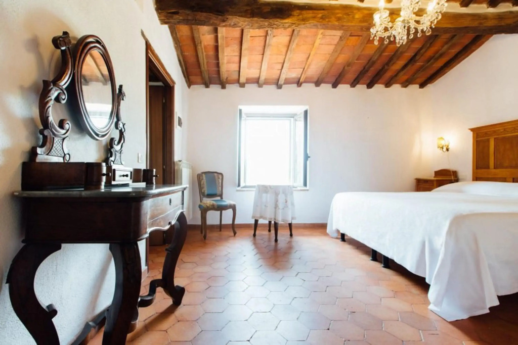 6 bedrooms villa with private pool and furnished terrace at Santa Fiora
