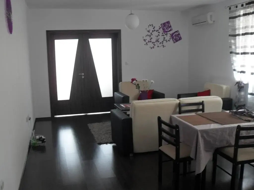 Sunny Dream Family Apartments