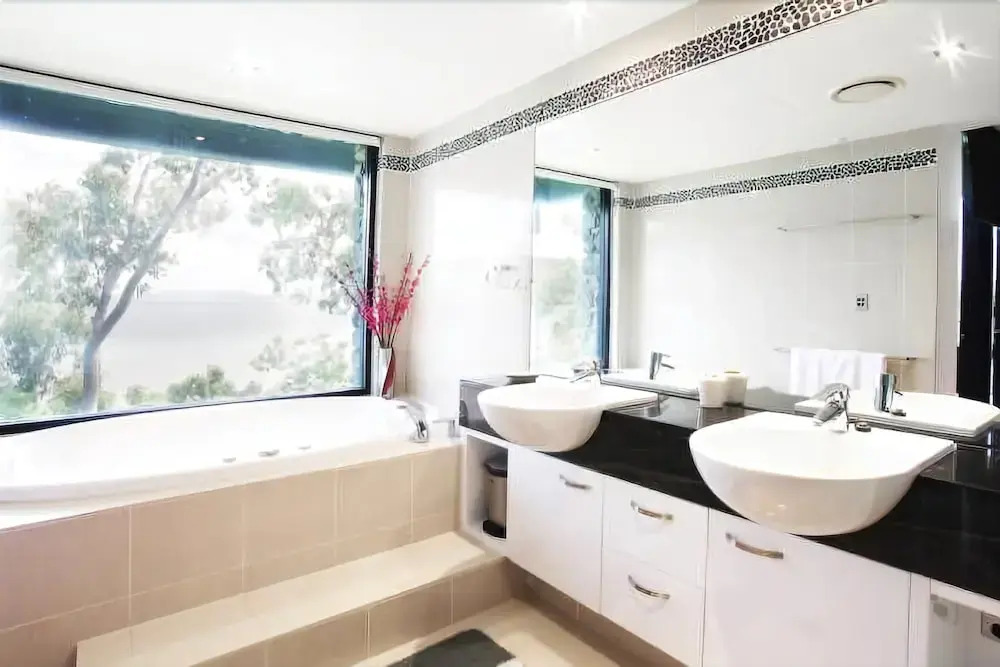 Edge Apartments on Hamilton Island by HIHA