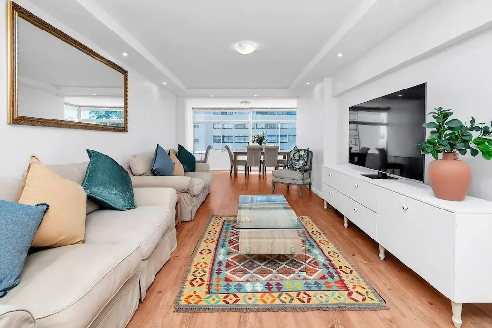 2bed Central Apartment in Cape Town Atlantic Point