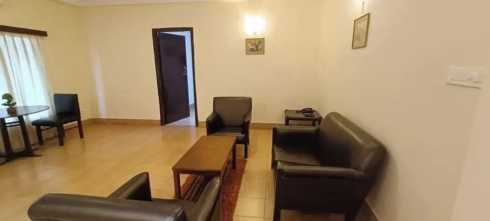 Polo Tura Hotel
