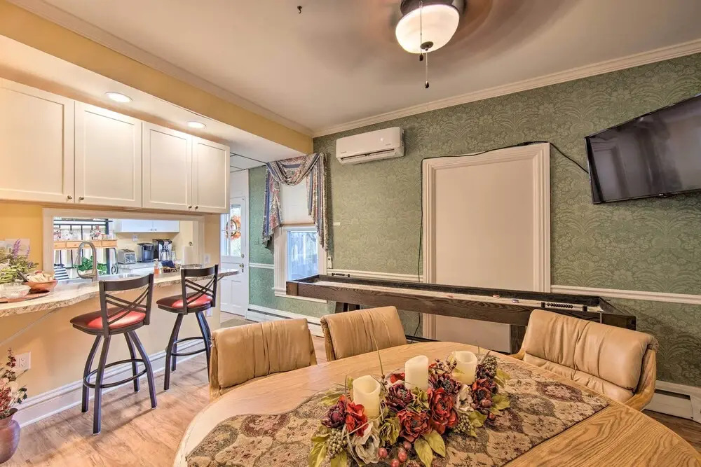 11 Mi to Hersheypark: Family Home in Harrisburg