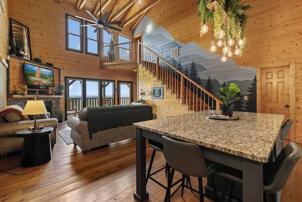 The Real Mccoy Stunning Views w/ Private Hot Tub