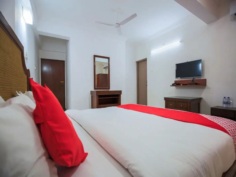 OYO 18647 Pandav City Hotel