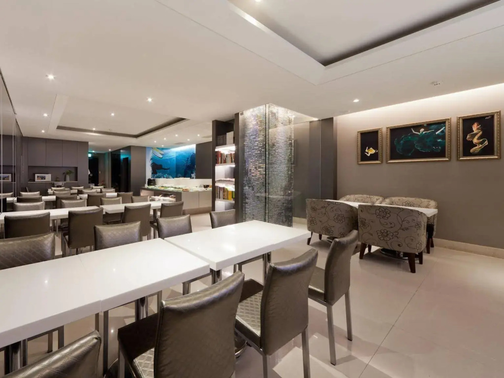 Harbor View Hotel