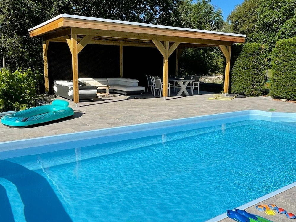 Holiday Home in Dordogne with Pool & Bubble Bath