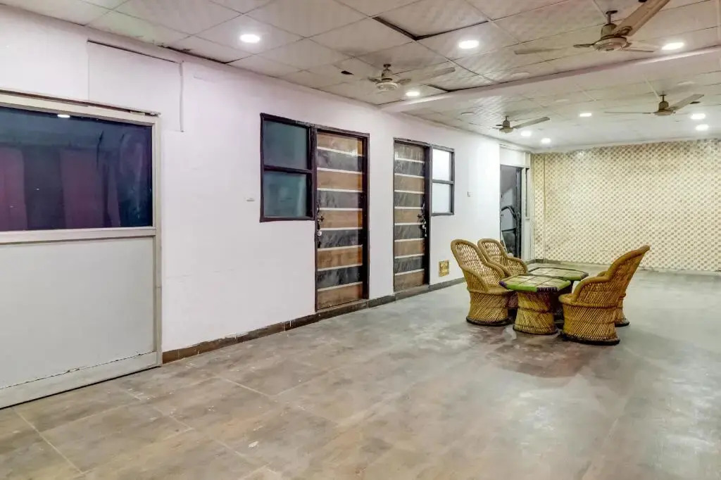 Hotel Grand Inn by OYO Rooms
