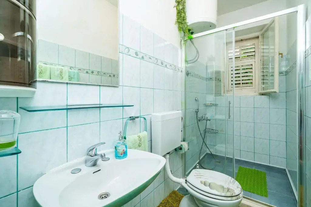 Apartments & Rooms Mara & Petrunjela