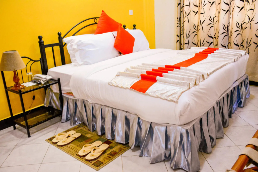 Crest Safari Lodge