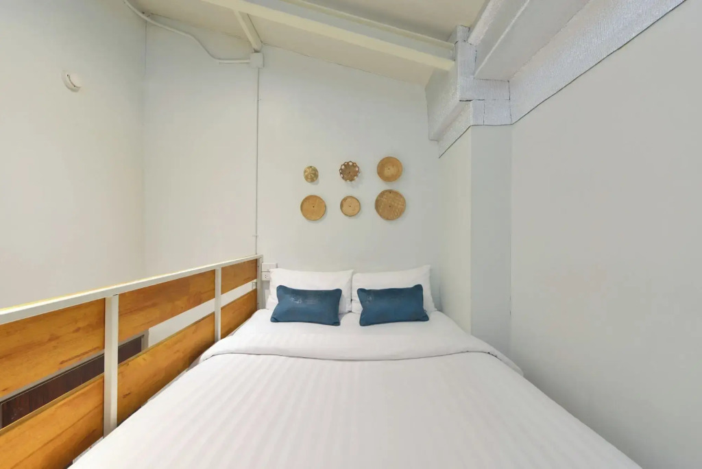 StayAt Bedever Bangkok Hotel