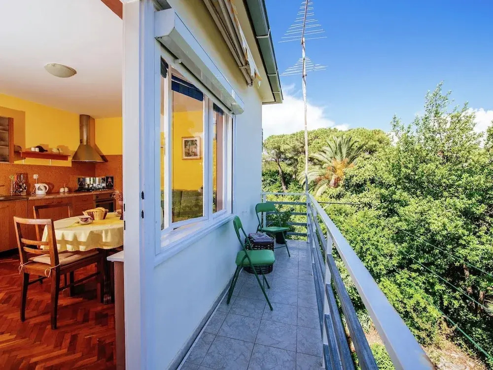 Cozy Apartment in a Quiet Area, Nice Balcony With Park View, Near the Sea