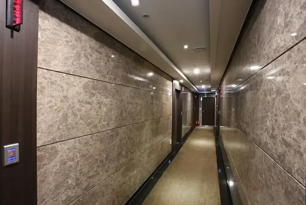 Honors Hotel