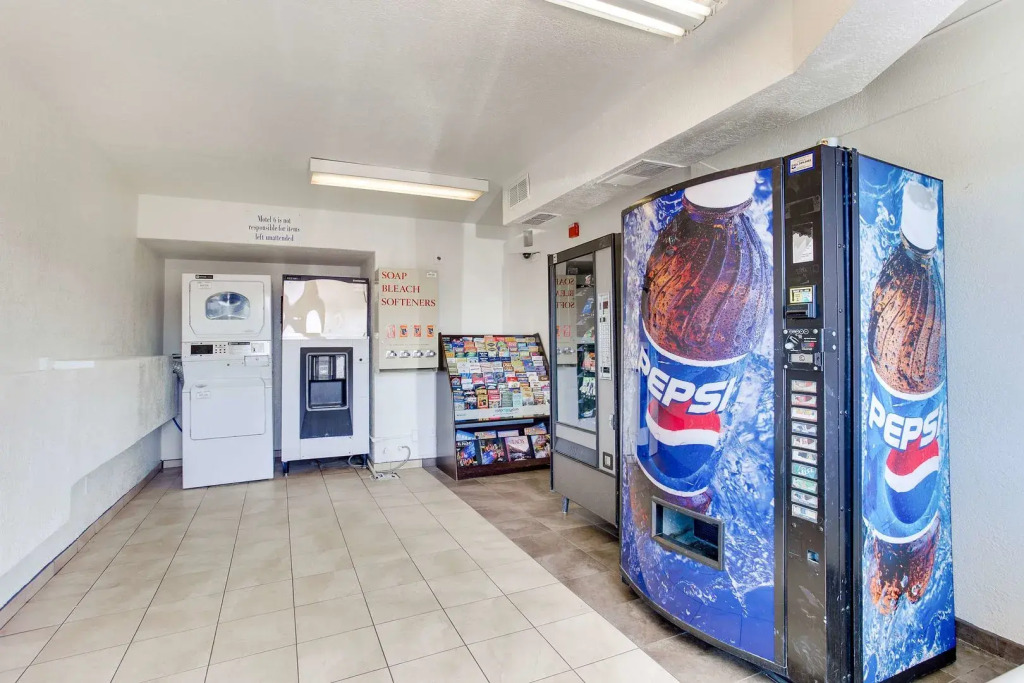 Motel 6-Albuquerque, NM - Carlisle