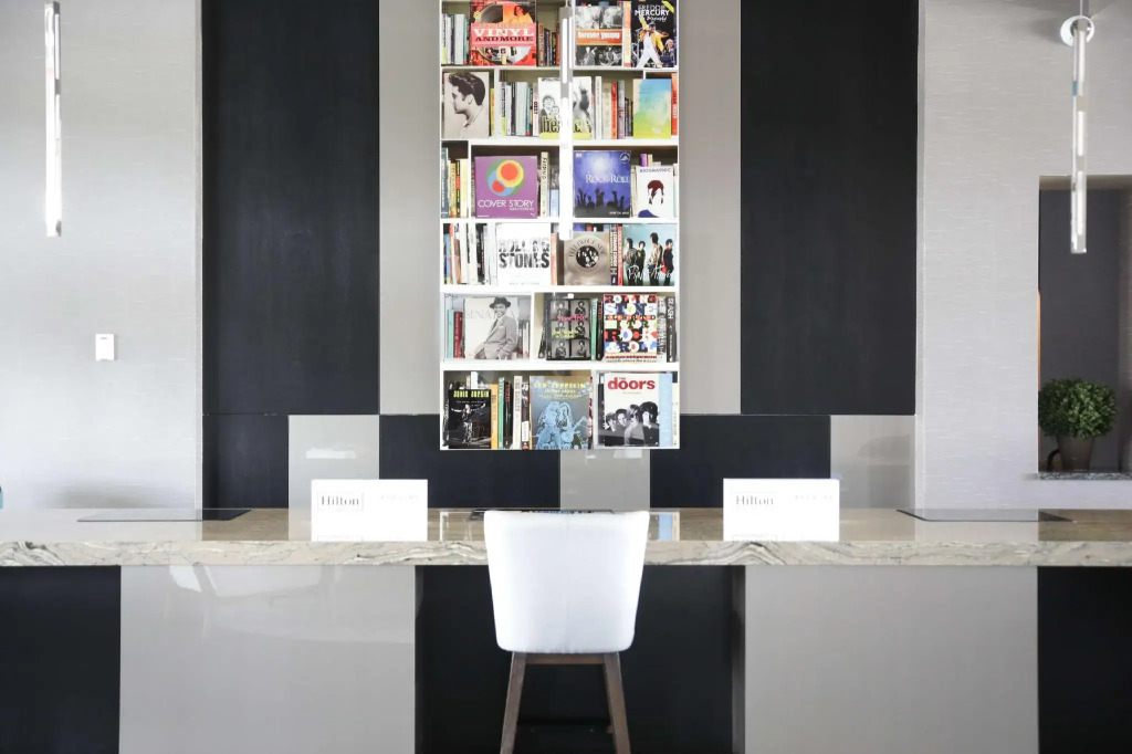 The Rewind West Des Moines, Tapestry Collection By Hilton