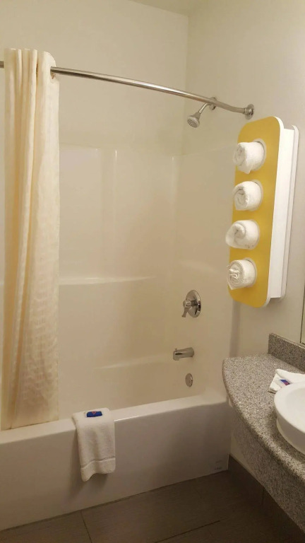 SureStay Plus Hotel by Best Western Niagara Falls East
