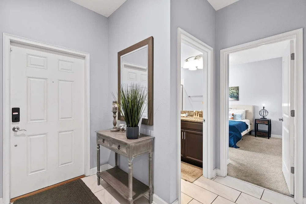 Spacious 4BR Townhome With Pool at Storey Lake
