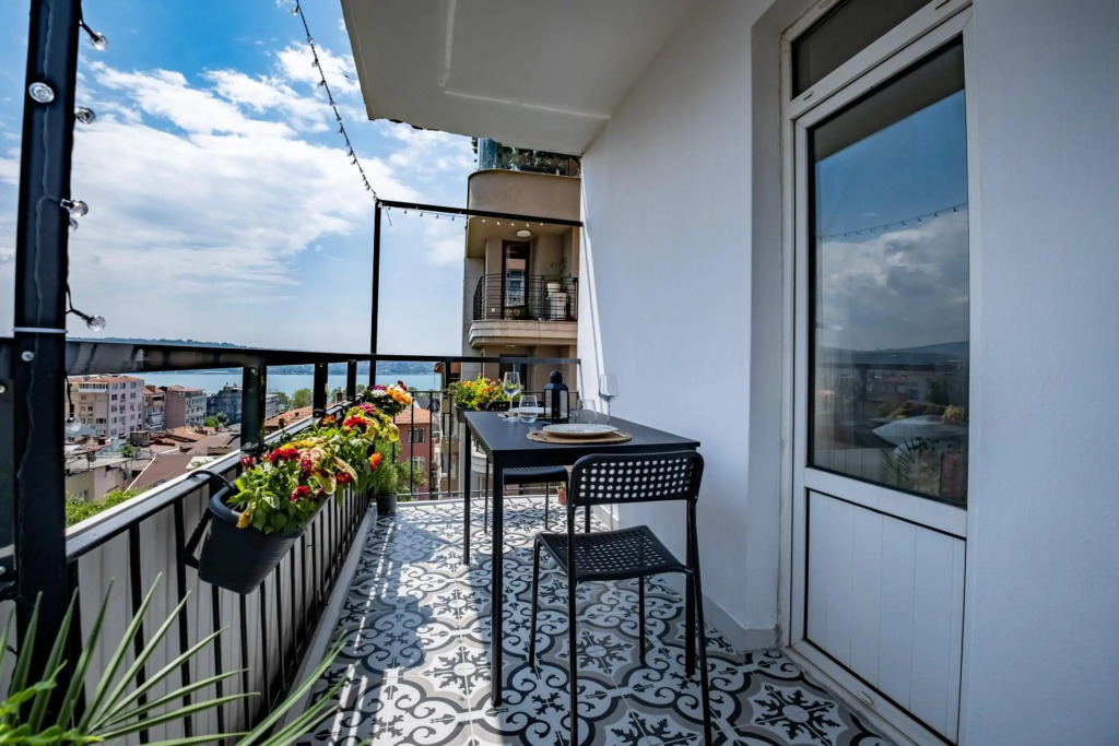 Spacious 2 Bedroom with Panoramic Bosphorus view